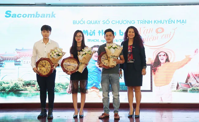 Sacombank trao giải chương trình “Mời thêm bạn – Vạn niềm vui”