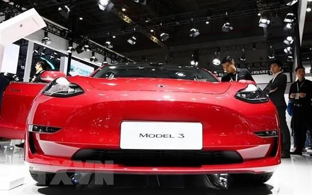 Một mẫu xe của Tesla được trưng bày tại Triển lãm Ôtô Quốc tế Thượng Hải, Trung Quốc ngày 17/4. (Ảnh: THX/TTXVN)