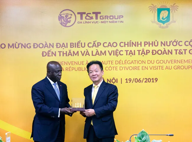 Bộ trưởng Ngoại giao Bờ Biển Ngà đến thăm và làm việc tại T&T Group ảnh 3 Bộ trưởng Ngoại giao Bờ Biển Ngà đến thăm và làm việc tại T&T Group ảnh 3