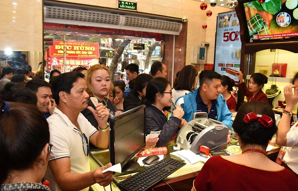 'Soi' nguyên nhân khiến giá vàng trong nước tăng phi mã