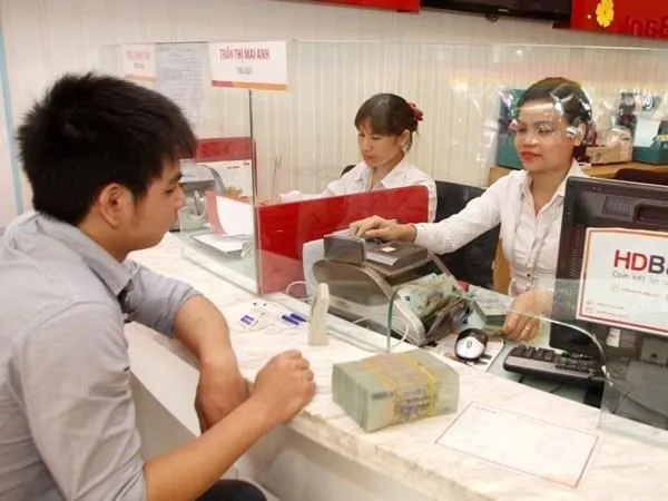 Giao dịch tại HDBank. (Nguồn: TTXVN)