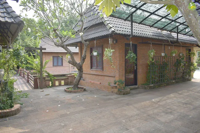 Một tổ hợp công trình khu resort Tràm Chim được xây dựng không phép tại xã Tân Quý Tây, Bình Chánh, nhưng chính quyền và ngành chức năng lại không hề biết.