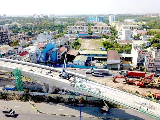 Tuyến metro số 1 (Bến Thành - Suối Tiên) trong quá trình thi công. Ảnh: HOÀNG HÙNG