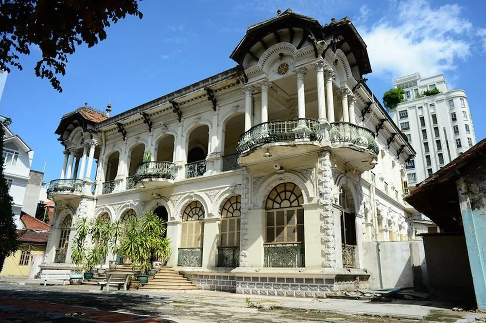 Ngăn chặn “xẻ thịt” biệt thự cổ