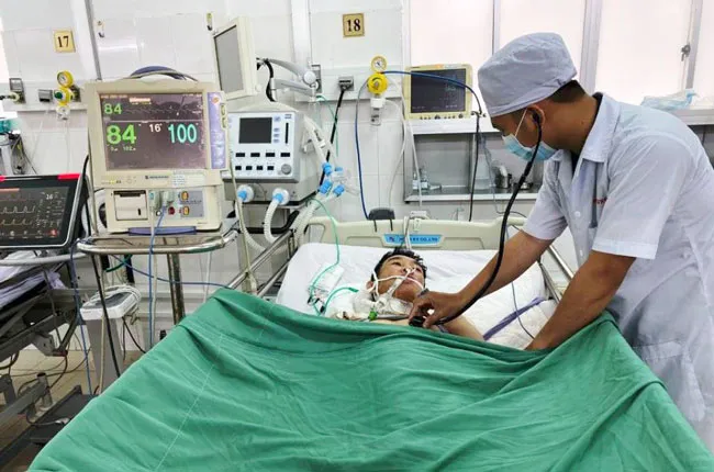 Bệnh nhi bị ngưng tim được cứu sống kịp thời nhờ thực hiện “Báo động đỏ liên viện”