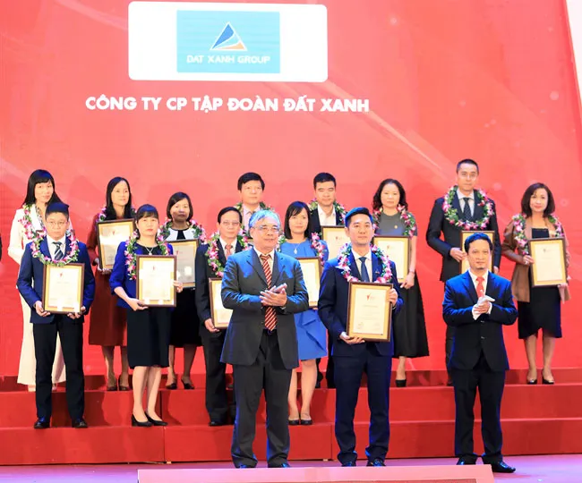 Tập đoàn Đất Xanh xuất sắc đứng trong top đầu doanh nghiệp BĐS có lợi nhuận tốt nhất 2019.