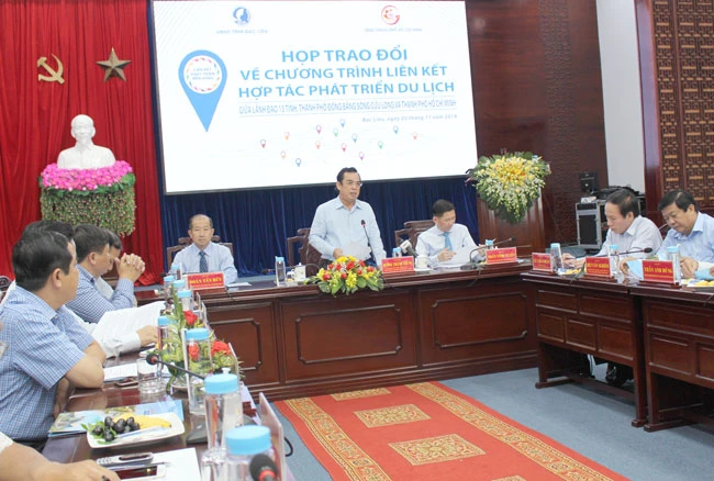 Quang cảnh cuộc họp trao đổi giữa lãnh đạo 13 tỉnh, thành phố của ĐBSCL và TPHCM. Ảnh: PHONG LAM