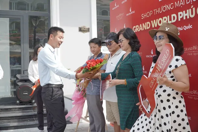 Chính thức bàn giao shop thương mại Grand World Phú Quốc ảnh 1 Chính thức bàn giao shop thương mại Grand World Phú Quốc ảnh 1