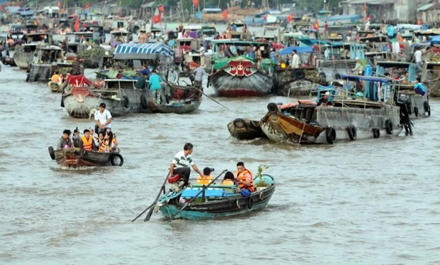 Miền Tây “gồng mình” chống tác động kép