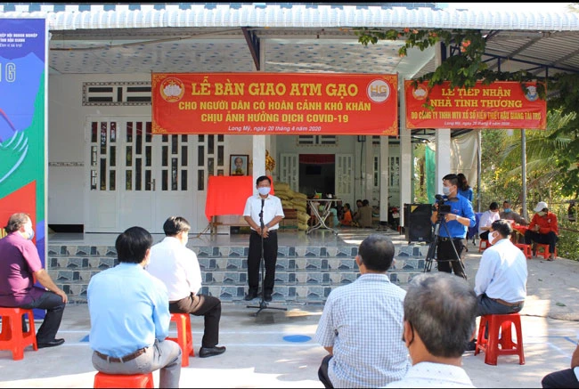 Cây ATM gạo tại huyện Long Mỹ 