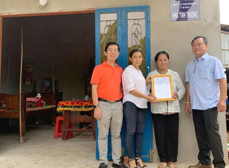 Báo ĐTTC trao nhà tình thương cho các hộ nghèo huyện Ba Tri - Bến Tre ảnh 2 Báo ĐTTC trao nhà tình thương cho các hộ nghèo huyện Ba Tri - Bến Tre ảnh 2