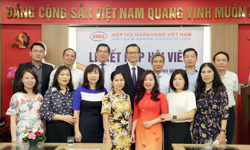 FE CREDIT trở thành hội viên Hiệp hội Ngân hàng Việt Nam ảnh 1 FE CREDIT trở thành hội viên Hiệp hội Ngân hàng Việt Nam ảnh 1