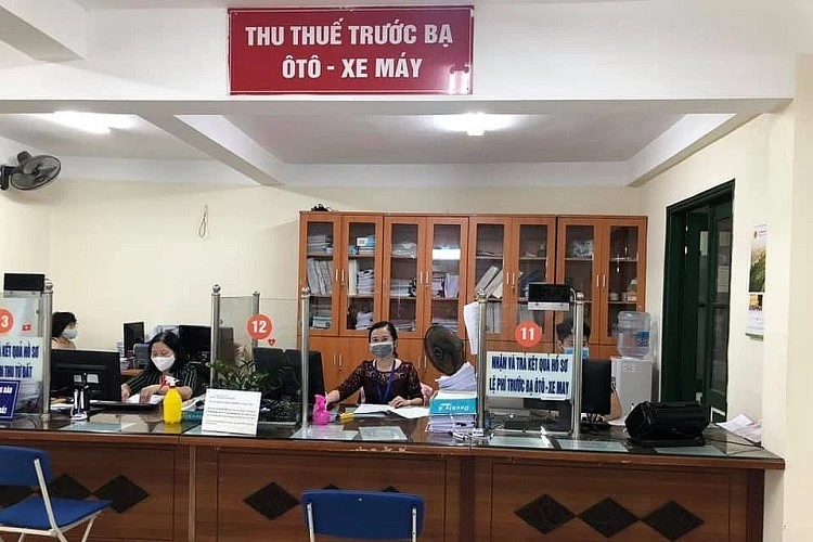 Dự kiến triển khai dịch vụ nộp lệ phí trước bạ điện tử đối với ô tô, xe máy trong quý 3/2020 (Ảnh minh họa: KT)