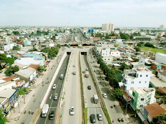 Công trình hầm chui An Sương do thành phố đầu tư. Ảnh: CAO THĂNG