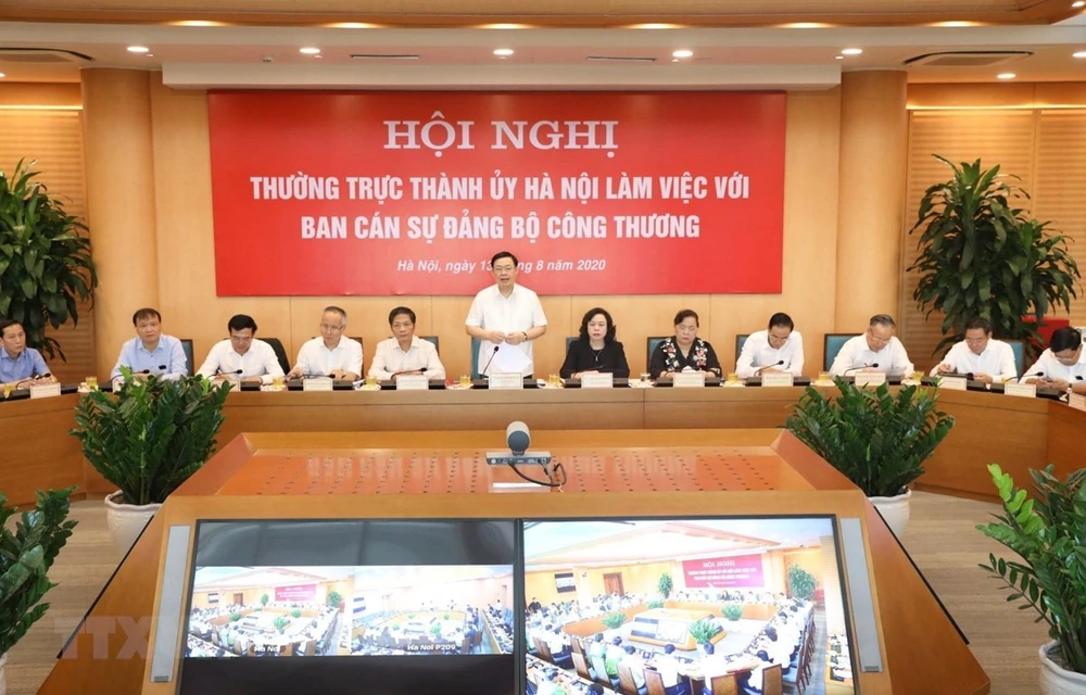 Bí thư Thành ủy Hà Nội Vương Đình Huệ phát biểu. (Ảnh: Văn Điệp/TTXVN)