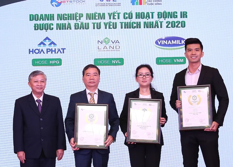 Vinh danh top 3 doanh nghiệp có hoạt động IR tốt nhất 2020