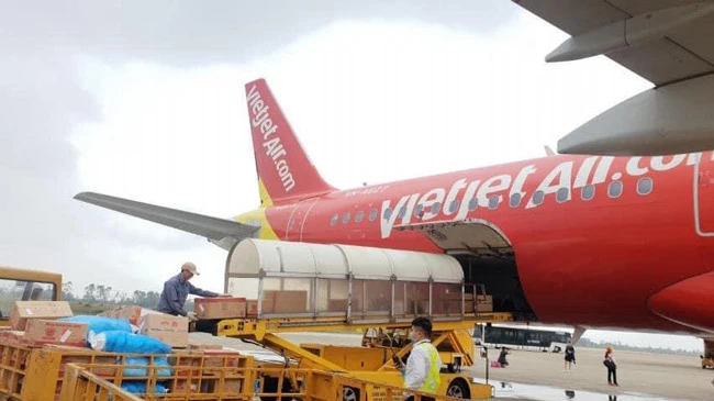 Vietjet trích 10.000 đồng trên mỗi vé bay ủng hộ miền Trung