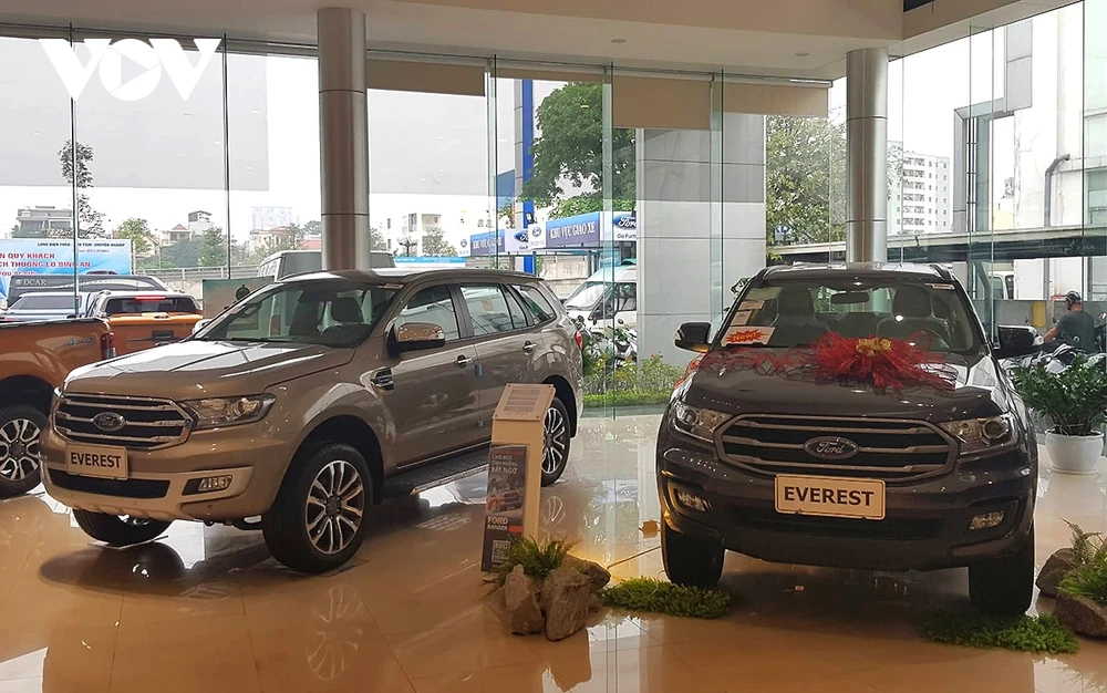 Ford Everest cũng đang có mức giảm hấp dẫn.