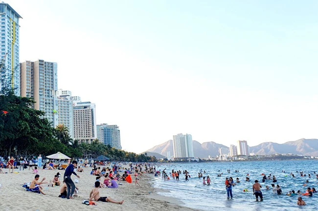 Bãi biển Trần Phú Nha Trang