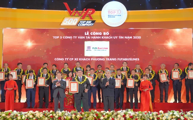 Phương Trang lọt Top 5 DN vận tải và logistics uy tín