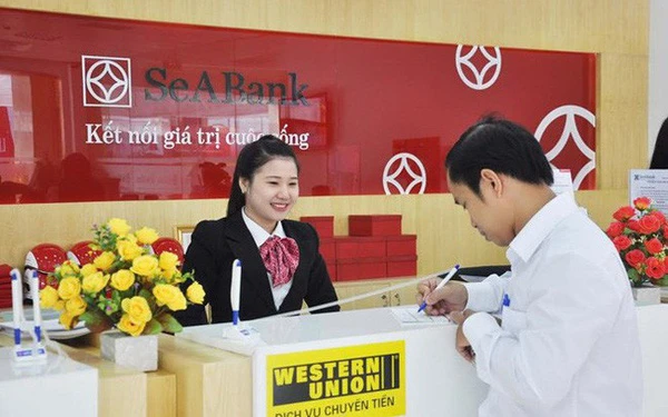 SeABank tặng quà khách hàng nhân Ngày Phụ nữ 8-3