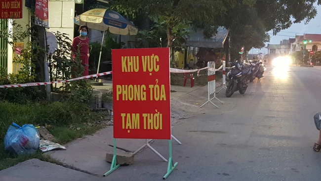 Khu vực lân cận số nhà 282 Quốc lộ 9 thuộc Khu phố 6, Phường 3, TP.Đông Hà (Quảng Trị) bị phong tỏa từ đêm 10.5