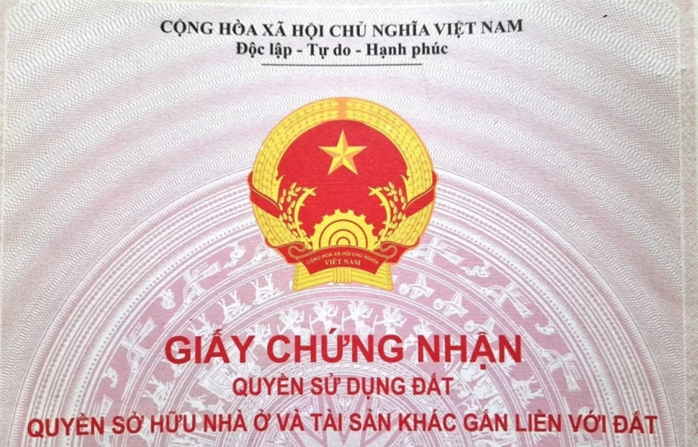 Kiến nghị sổ đỏ phải ghi tên cả 2 vợ chồng