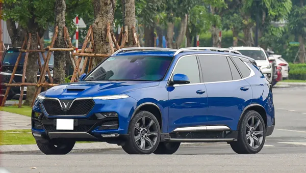 Ngắm bộ sưu tập sắc màu ‘siêu chất’ của VinFast President trên đường phố