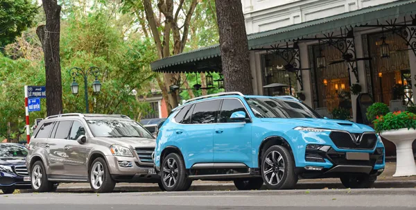 Ngắm bộ sưu tập sắc màu ‘siêu chất’ của VinFast President trên đường phố