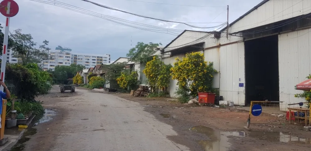 Qua ghi nhận thực tế, hiện trạng một số khu đang bỏ trống, nhiều khu đất còn đang được sử dụng để làm kho bãi, cho thuê mua bán kinh doanh... Hiện khu đất này do Tổng công ty Nông nghiệp Sài Gòn TNHH MTV quản lý, sử dụng