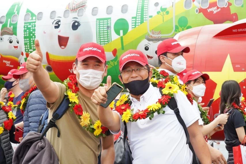 Muốn đi du lịch nước ngoài, vẫn phải chờ