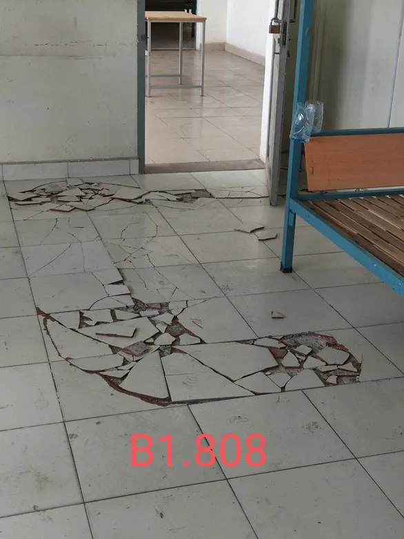 Nhiều ký túc xá cần điều trị hậu COVID-19: Xuống cấp, tủ đồ bị phá khóa - Ảnh 5. Nhiều ký túc xá cần điều trị hậu COVID-19: Xuống cấp, tủ đồ bị phá khóa - Ảnh 5.