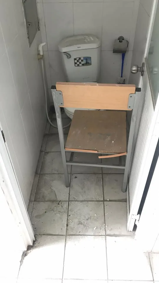 Nhận phòng ký túc xá, sinh viên choáng váng trước thực tế không thể tưởng tượng - Ảnh 3. Nhận phòng ký túc xá, sinh viên choáng váng trước thực tế không thể tưởng tượng - Ảnh 3.