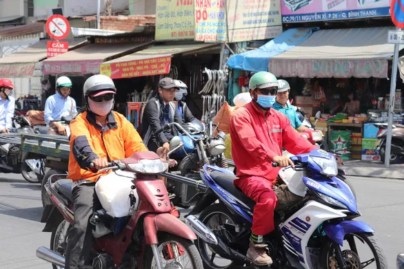 Chỉ số tia cực tím tại: Hội An ở mức 10; Nha Trang ở mức 10.8; TP.HCM là 10.4 - mức đặc biệt cao, rất nguy hiểm.- Ảnh: XUÂN MAI