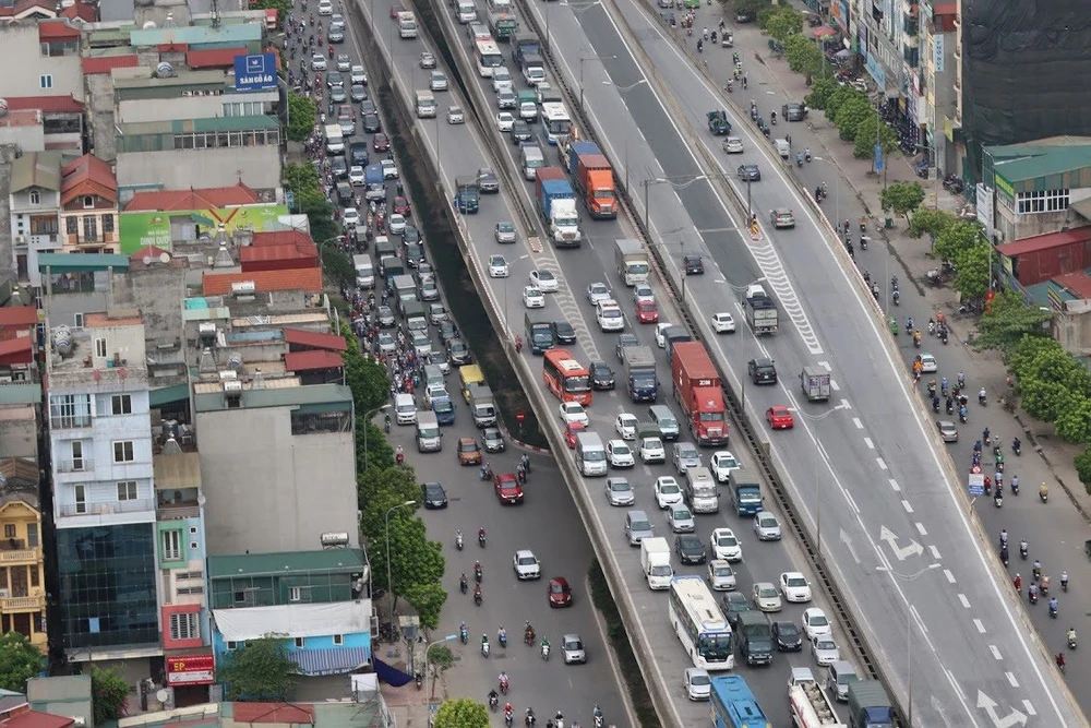 Chậm khép kín Vành đai 4 khiến áp lực giao thông đè nặng lên tuyến Vành đai 3 (Hà Nội)