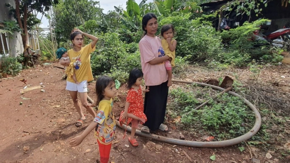 Kết cấu cộng đồng của các buôn làng có thể bị phá vỡ bởi những kiểu kinh doanh bất động sản thiếu lành mạnh, đầy thủ đoạn của các đầu nậu.