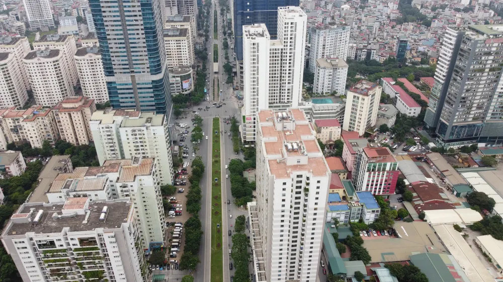 Thanh tra Bộ Xây dựng chỉ rõ, nhiều cấp ở Hà Nội tuỳ tiện điều chỉnh quy hoạch là một trong những nguyên nhân băm nát quy hoạch ở tuyến đường Lê Văn Lương - Tố Hữu Lộ diện nguyên nhân khiến tuyến Lê Văn Lương - Tố Hữu thành ‘con đường đau khổ’ - ảnh 3