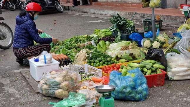 Lương chưa tăng, người lao động đã phải lo "bão giá"