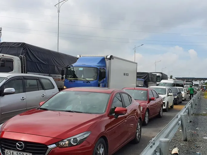 Nhiều kiến nghị nóng liên quan cao tốc Trung Lương - Mỹ Thuận - Ảnh 2. Nhiều kiến nghị nóng liên quan cao tốc Trung Lương - Mỹ Thuận - Ảnh 2.