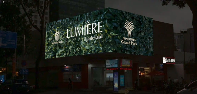 Hình ảnh dự án LUMIÈRE Boulevard xuất hiện giữa ngã tư đông đúc.