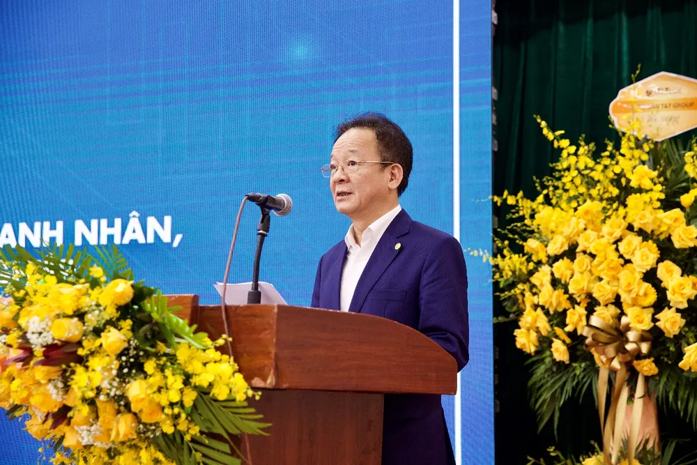 Doanh nhân Đỗ Quang Hiển được bầu làm Chủ tịch CLB Cựu sinh viên Doanh nhân ĐHQG Hà Nội ảnh 1 Doanh nhân Đỗ Quang Hiển được bầu làm Chủ tịch CLB Cựu sinh viên Doanh nhân ĐHQG Hà Nội ảnh 1