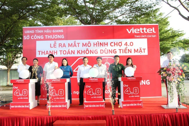 Ra mắt Chợ 4.0 - thanh toán không dùng tiền mặt - Ảnh Tú Anh 