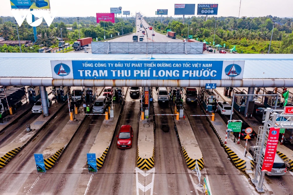 Một số trạm thu phí phát sinh lỗi khi triển khai thu phí không dừng.