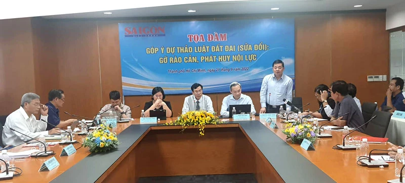 Quang cảnh tọa đàm “Góp ý Dự thảo Luật Đất đai (sửa đổi): Gỡ rào cản, phát huy nội lực”.