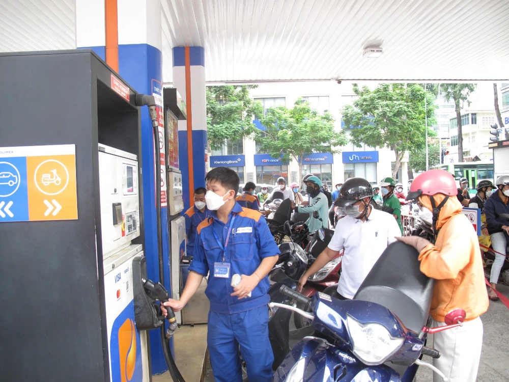 Bộ Công Thương: Hai kịch bản phân giao xăng dầu tối thiểu năm 2023