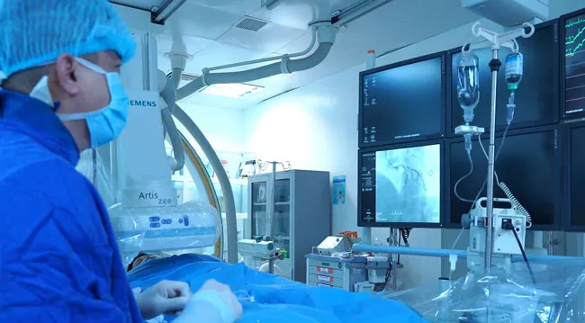 Để đạt được chứng chỉ ACC, ngoài nâng cao chất lượng khám chữa bệnh, Vinmec còn liên tục tổ chức các hoạt động sàng lọc cộng đồng giúp phát hiện và điều trị sớm các bệnh lý về tim mạch Để đạt được chứng chỉ ACC, ngoài nâng cao chất lượng khám chữa bệnh, Vinmec còn liên tục tổ chức các hoạt động sàng lọc cộng đồng giúp phát hiện và điều trị sớm các bệnh lý về tim mạch