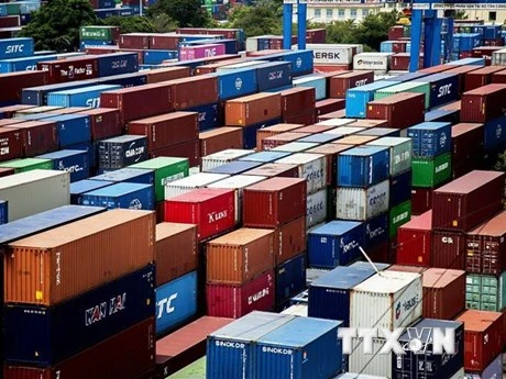 Kho bãi chứa container tại cảng Cát Lái, thành phố Thủ Đức, Thành phố Hồ Chí Minh. (Ảnh: Hồng Đạt/TTXVN)