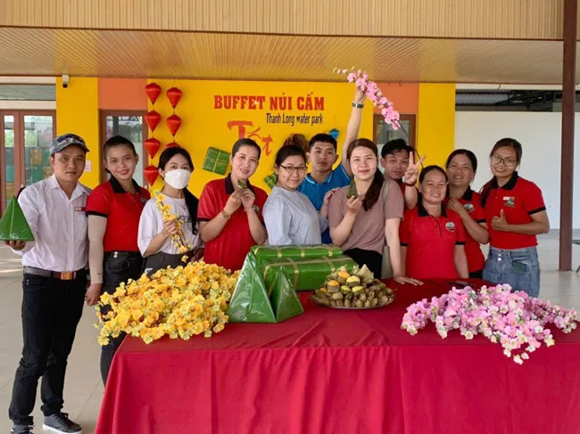 Còn xuân còn được nhận lì xì tại Cáp treo Núi Cấm Còn xuân còn được nhận lì xì tại Cáp treo Núi Cấm