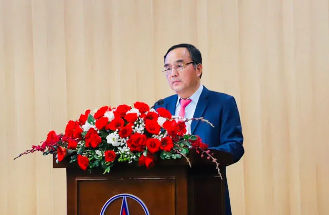 Ông Dương Quang Thành - Chủ tịch HĐTV EVN phát biểu tại buổi lễ Ông Dương Quang Thành - Chủ tịch HĐTV EVN phát biểu tại buổi lễ