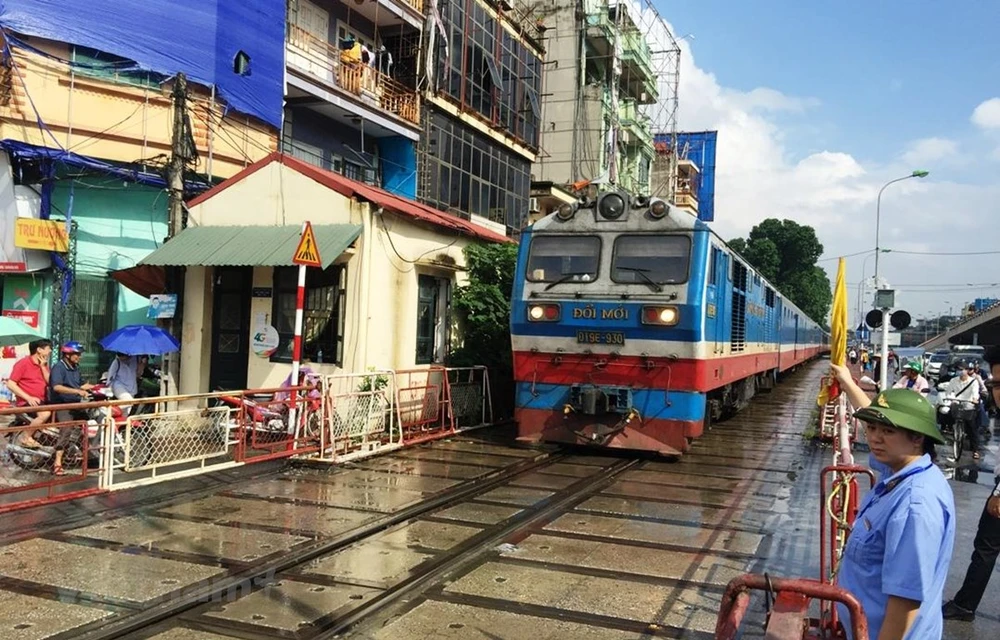 Ngành đường sắt có hàng nghìn toa xe và đầu máy có niên hạn sử dụng hàng chục năm. (Ảnh: Việt Hùng/Vietnam+)